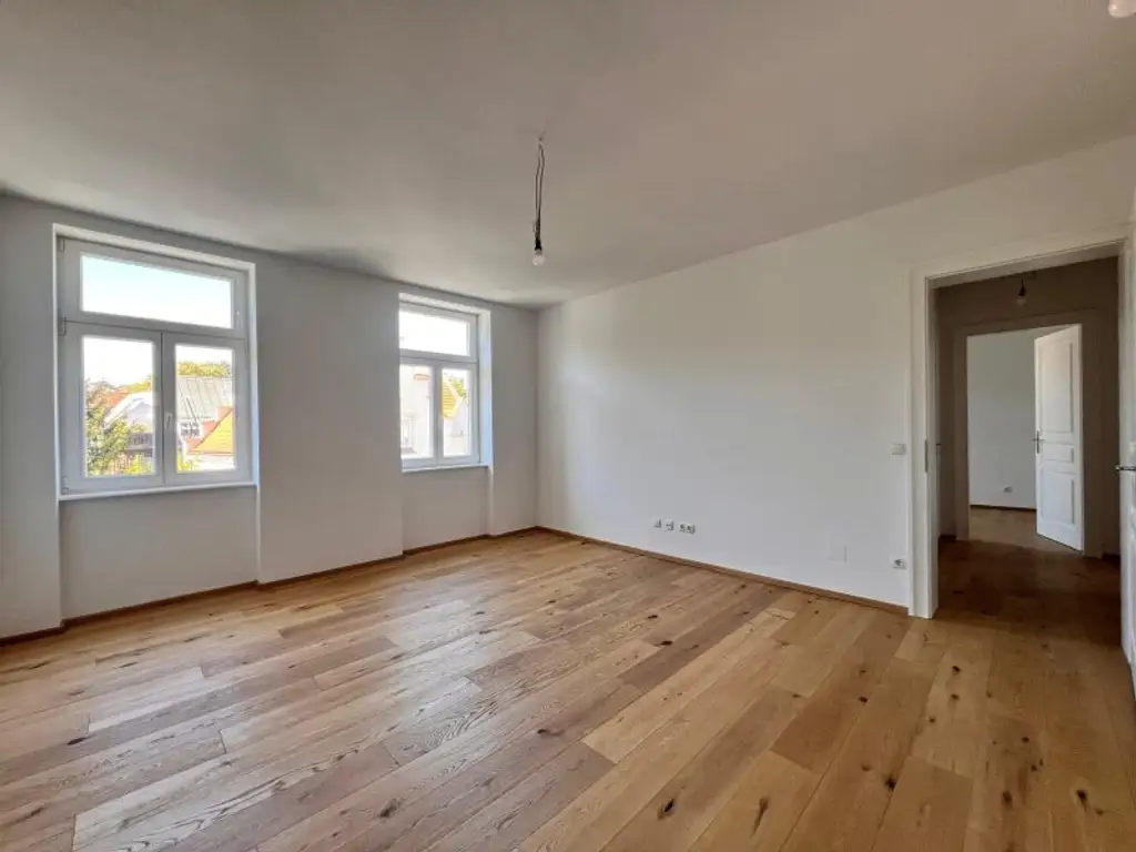 Erstbezug  - toller Grundriss!! Sehr schöne 3 Zimmer Altbauwohnung mit Balkon (Top 18)
