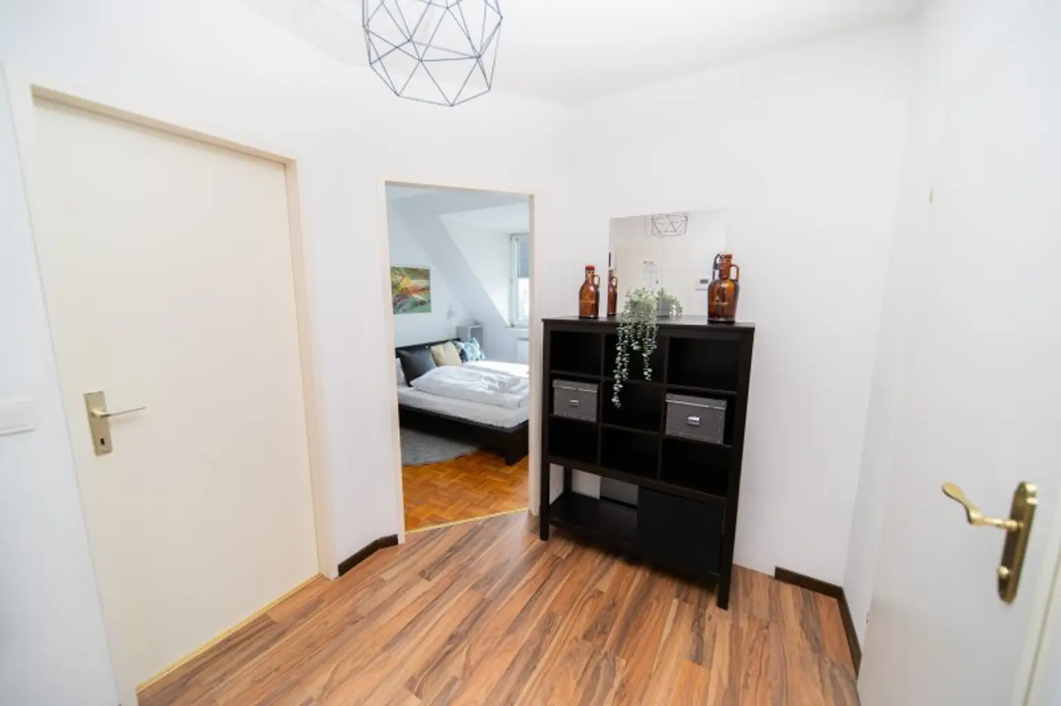 Charmante und helle Masionette-Wohnung ! Wunderschön möbliert !