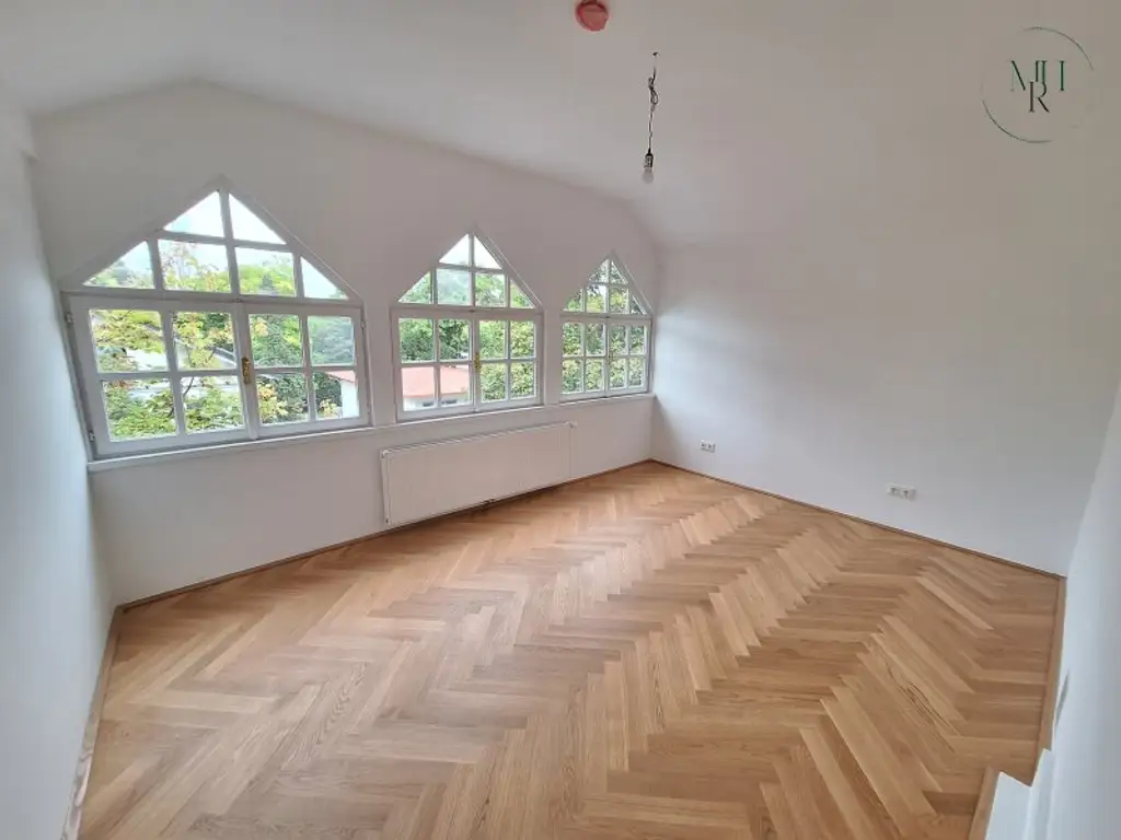 Exklusiv Wohnen in Toplage Währings - hochwertig sanierte Penthousemaisonette mit Grünblick und Garten