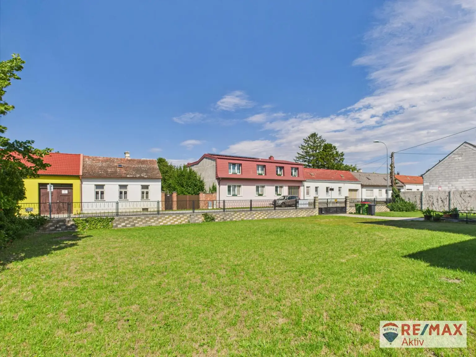 Viel Platz für Ihre Wohnträume: Großes Einfamilienhaus auf 829 m² Grund
