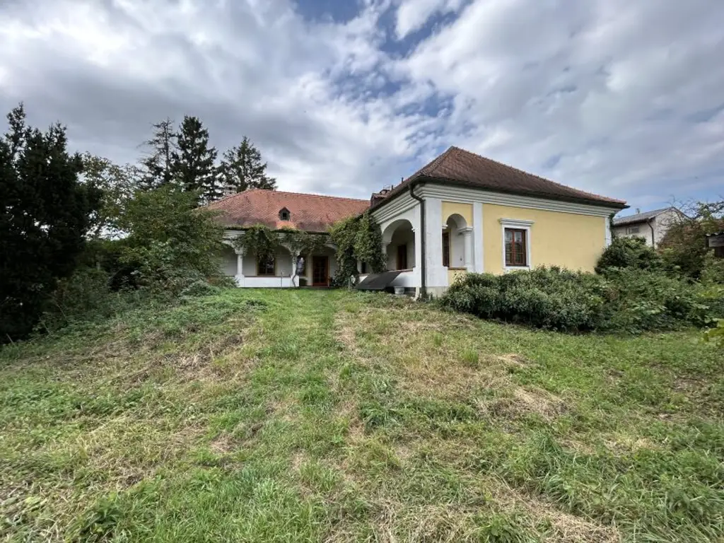 ++ Charmantes Mehrfamilienhaus mit großem Garten in Kleinmutschen ++
