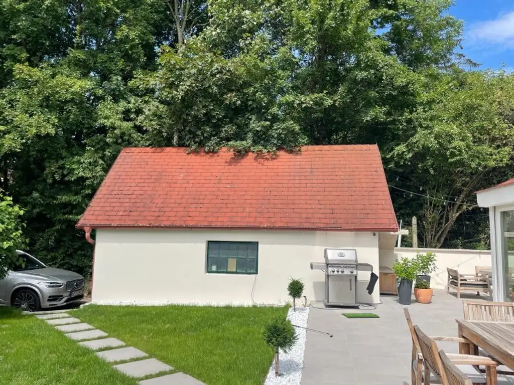 Exklusive und Top sanierte Gartenwohnung