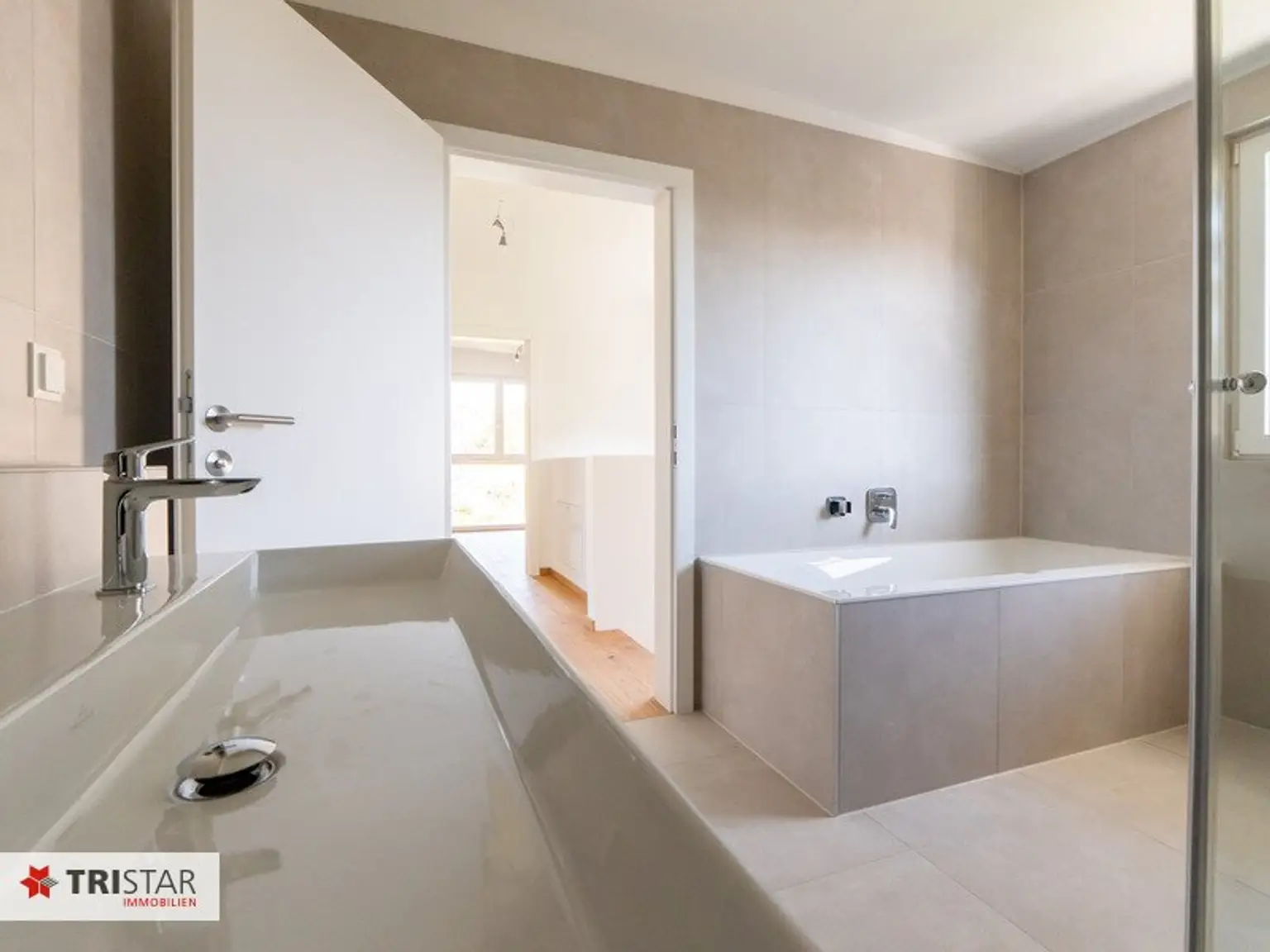 Moderne Doppelhaushälfte in Wien – Erstbezug mit Garten und Terrasse! Ideal für Familien!