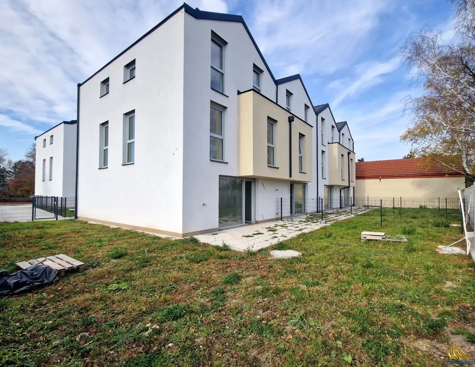 Exklusive Neubau-Reihenhäuser - Modern, energieeffizient, Keller & sofort verfügbar