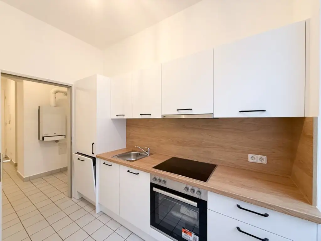 2-Zimmerwohnung mit NEUER EINBAUKÜCHE in 1120 Wien mit Lift zu vermieten
