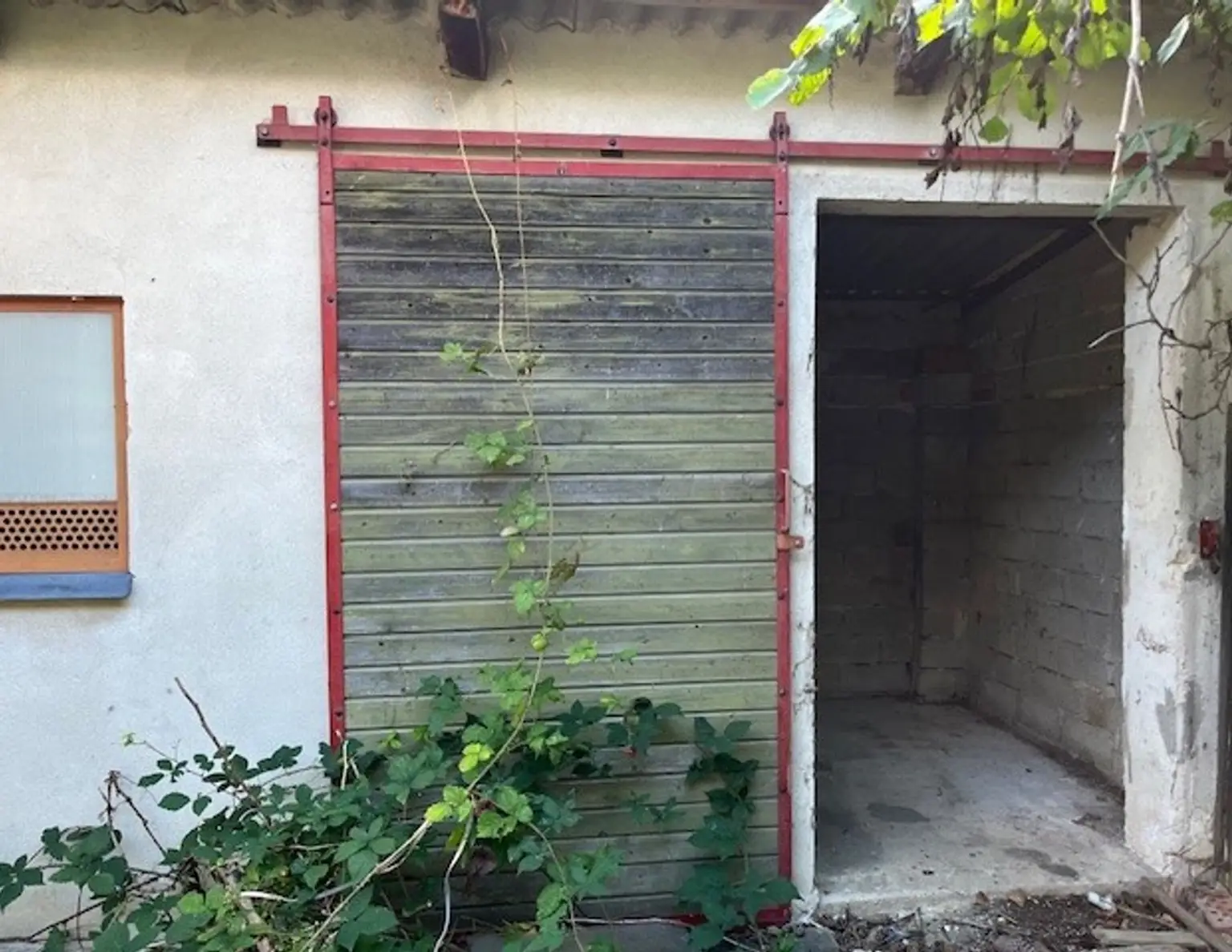 Baugrund mit Abbruchobjekt und weitere Grundstücke Grünland