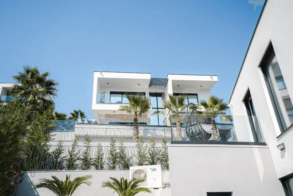 Moderne Eleganz an der Adriaküste – Villa auf Čiovo bei Split
