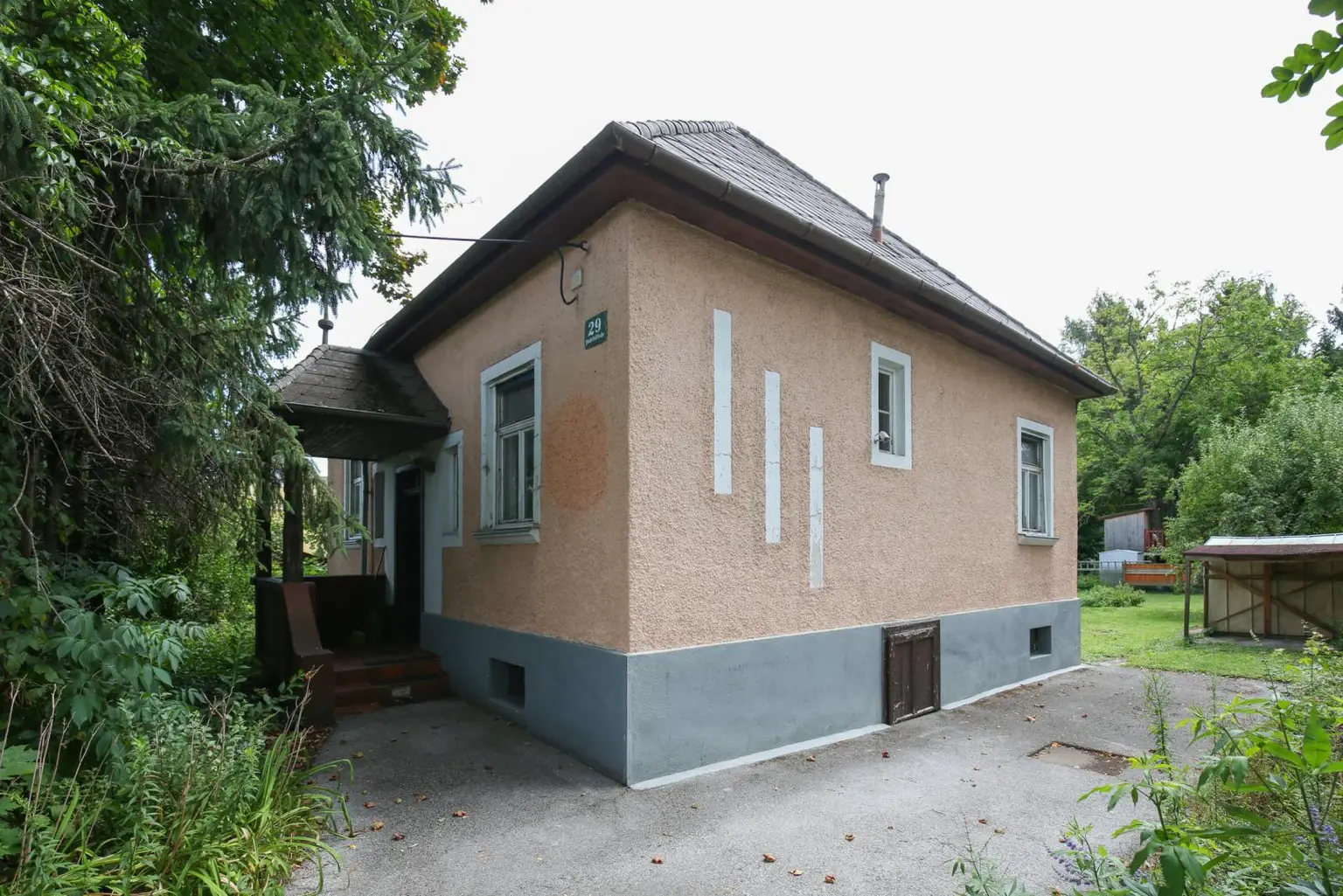Schönes, ebenes Grundstück mit Altbestand in Graz!