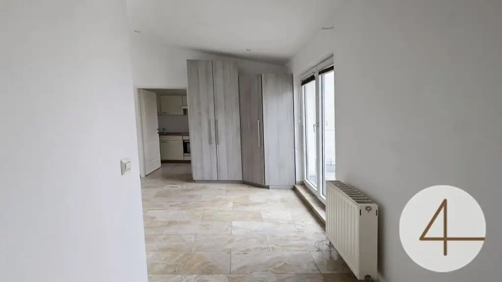 Gesamtes Dachgeschoß steht zum Verkauf