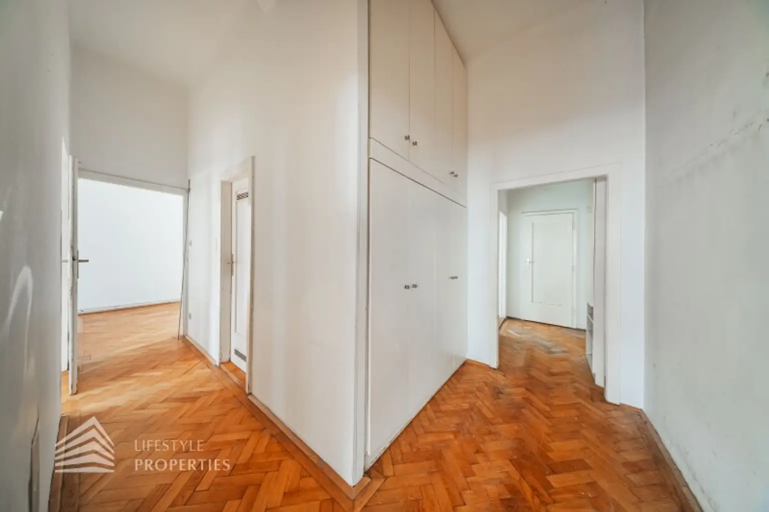 Helle 4-Zimmer Wohnung, Nähe Kutschkermarkt