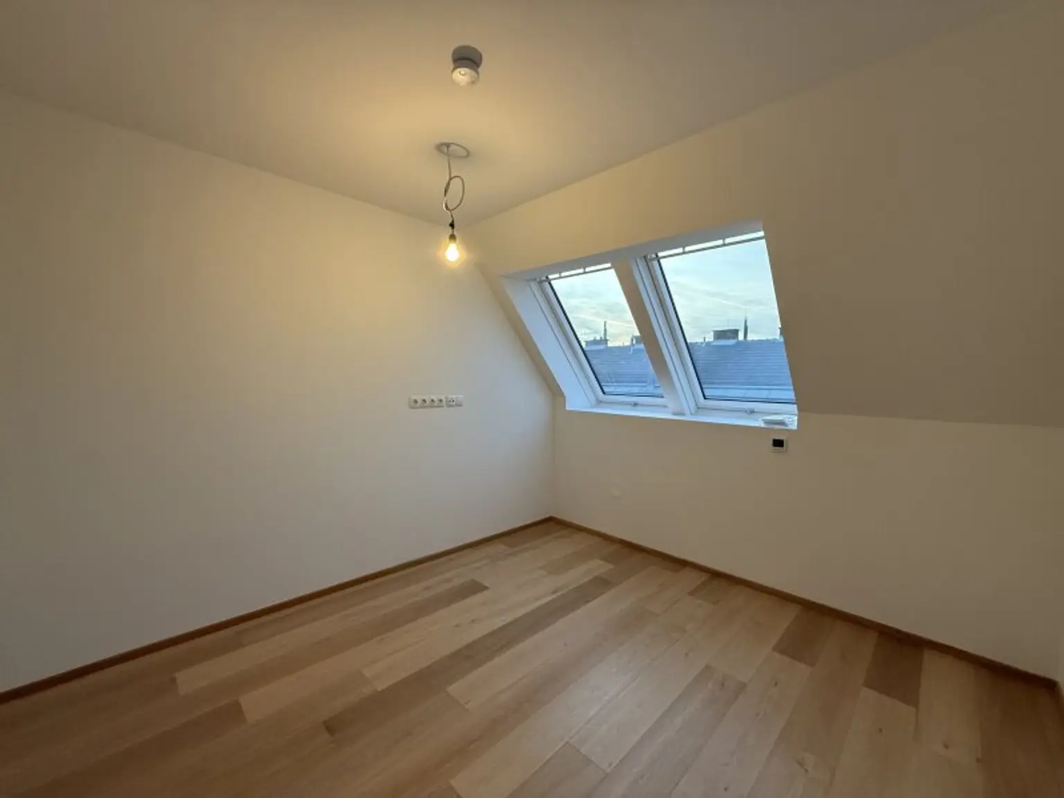 Traumhafte DG-Wohnung in 1020 Wien: 4 Zimmer, vollsaniert, Loggia & Luxusausstattung!