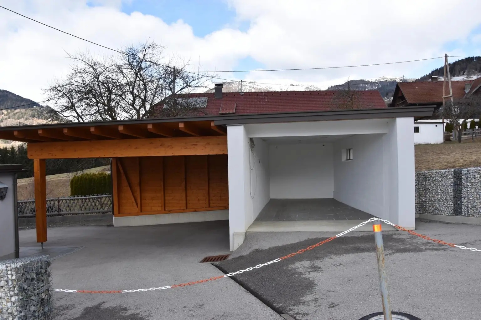 Garage und Carport