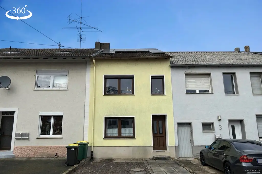 Reihenmittelhaus mit drei Stellplätzen - hervorragende Energiewerte