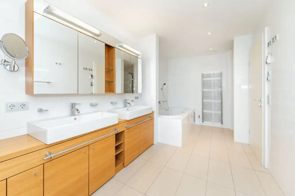 Exklusive Dachgeschoss-Maisonette mit Blick über Wien nahe dem Schwarzenbergplatz