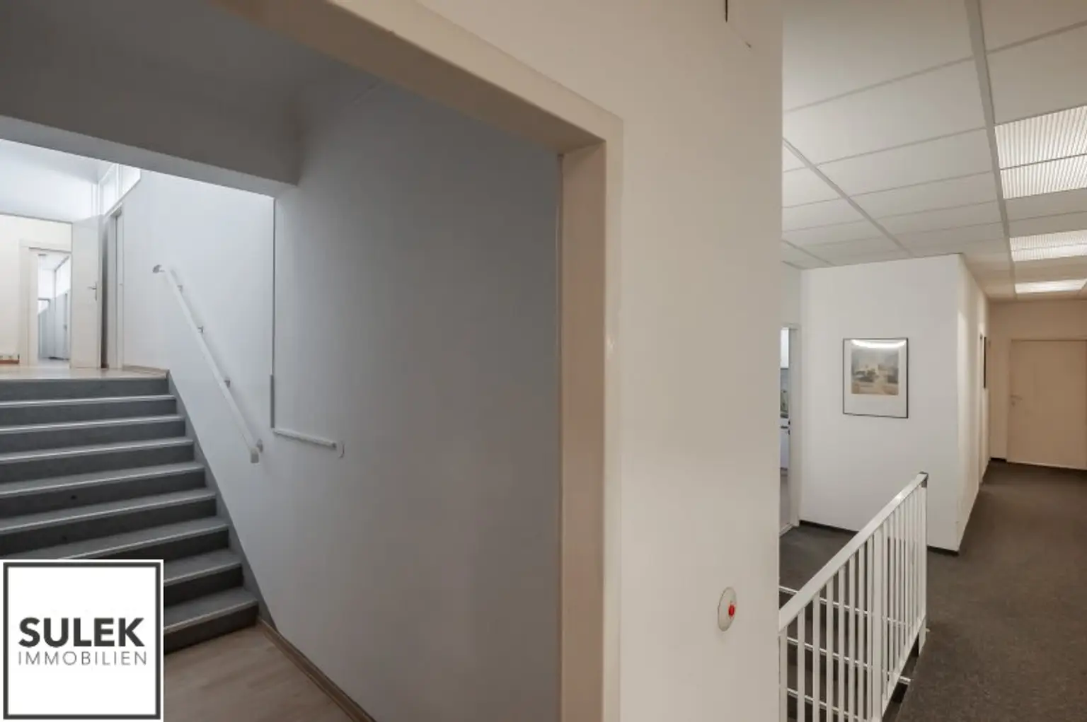 Grundstück mit vier Baukörpern - Büro-, Geschäfts- und Gewerbegebäude inkl. Parkplätzen in Vösendorf