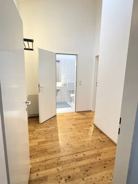 5-ZIMMER-DACHGESCHOSSWOHNUNG MIT GARAGENPLATZ