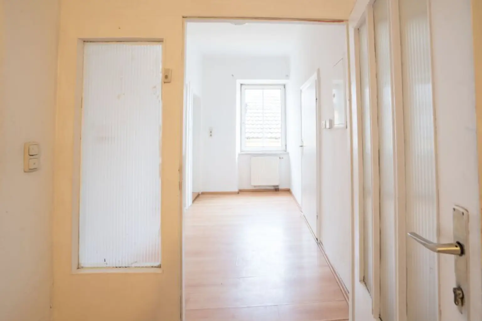 Bestandsfreies Mehrparteienhaus mit 5 Wohnungen + 1 Geschäftslokal in Toplage von Obernberg am Inn zu kaufen!