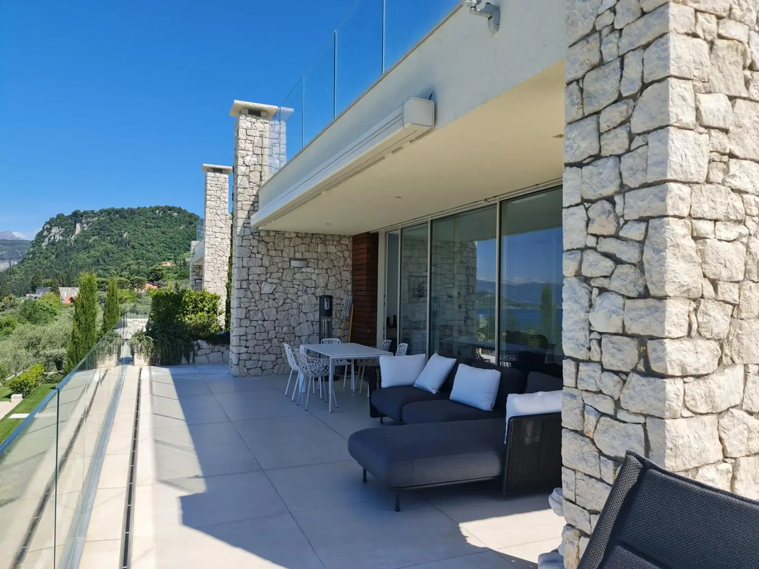 Wohnung - Terrasse (2)