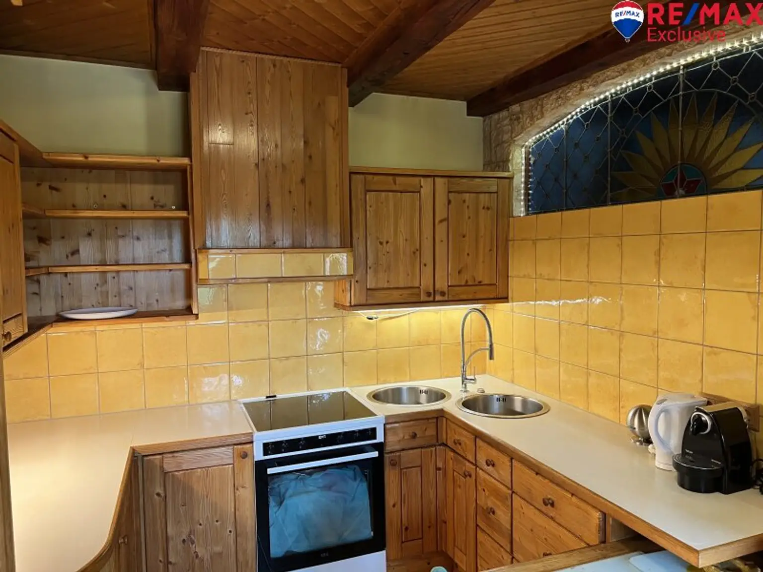 Charmantes Bauernhaus in Schwarzenbach – Ihr neues Zuhause mit Garten und Kamin!
