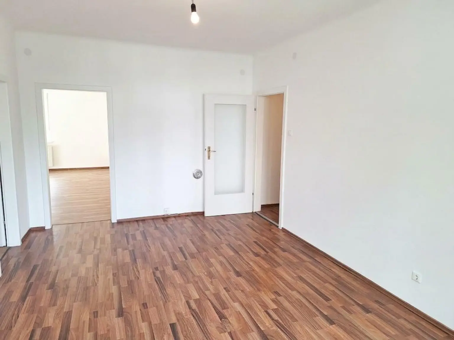 Essbereich mit Blick zum Vorraum