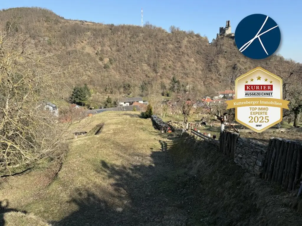 Gemütliches Ein- oder Zweifamilienhaus mit weitläufigem Garten