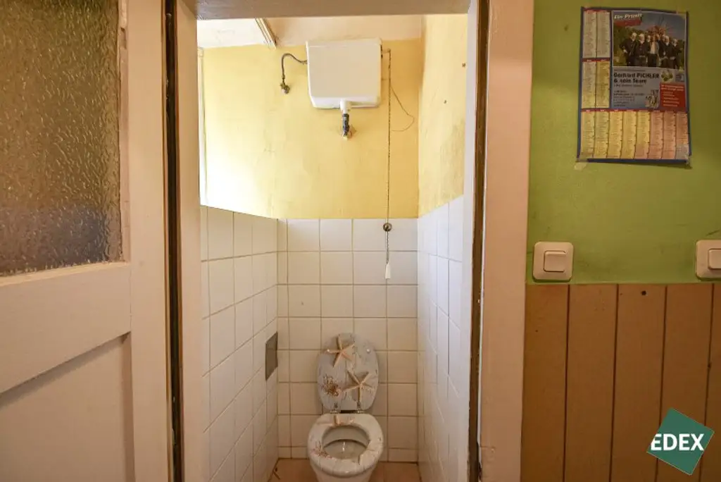 Charmante 2-Zimmer-Altbauwohnung mit separater Küche – renovierungsbedürftig, aber mit viel Potenzial!