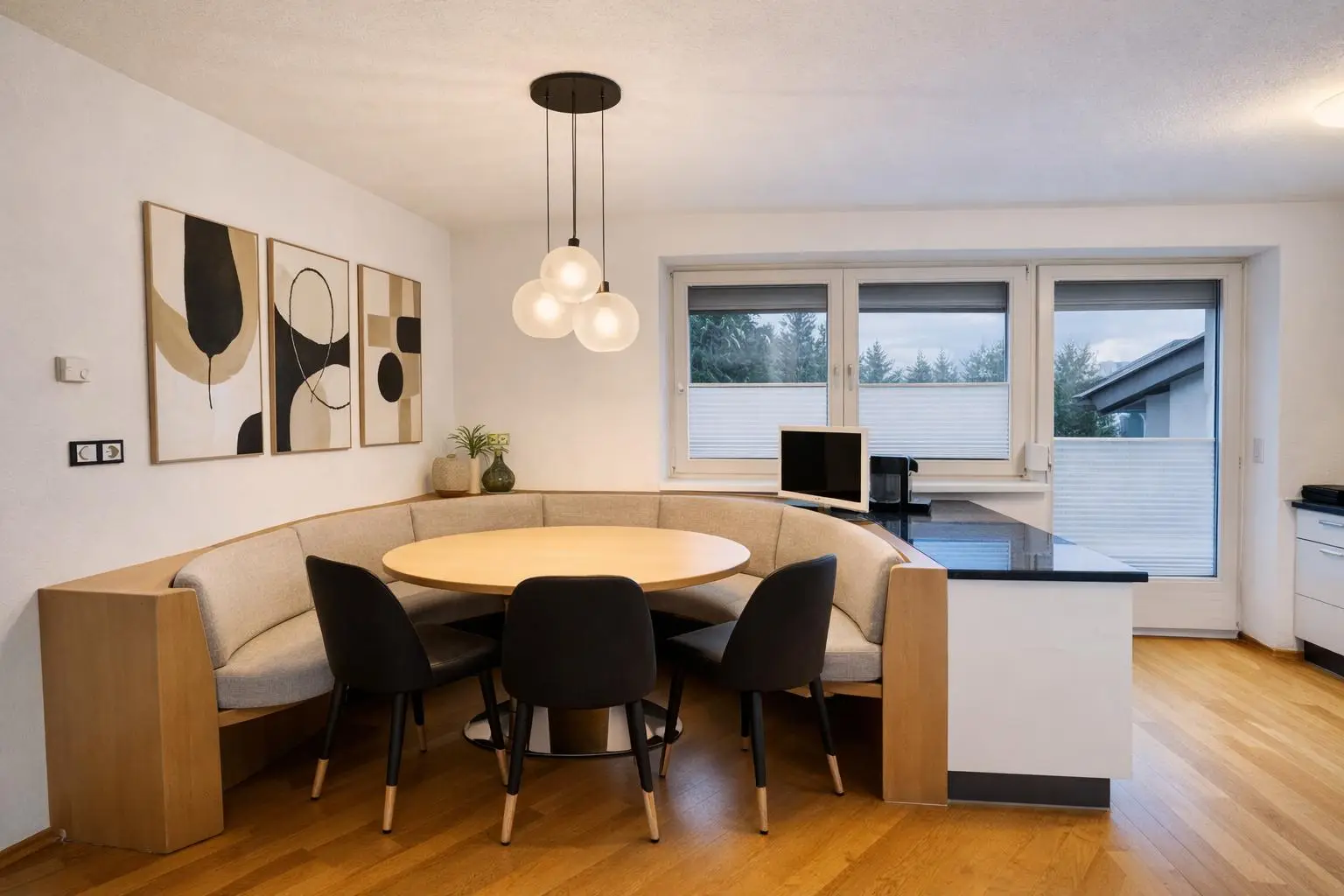 Esszimmer virtuell gestaltet