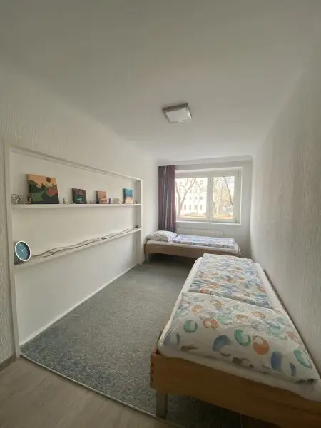 Zentrale 4-Zimmer-Wohnung nahe Mariahilfer Straße – 2 ruhige hofseitige Schlafzimmer & Top-Anbindung (U3/U6/U4)
