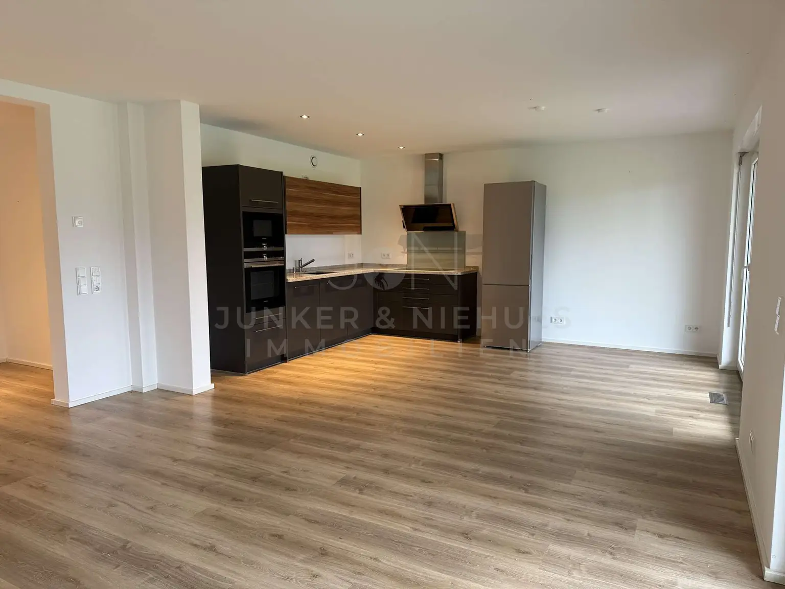 Wohnbereich mit Einbauküche