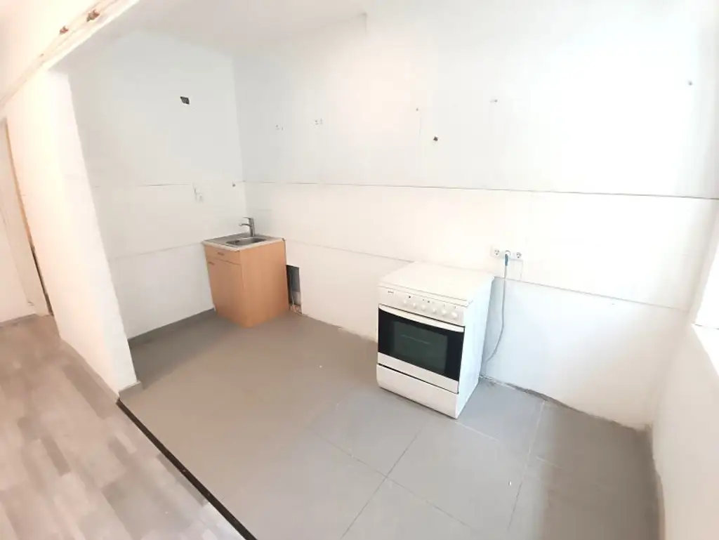 Sanierungsbedürftige 1-Zimmer Wohnung im Erdgeschoss zum Schnäppchenpreis! Nähe Familienplatz und U3 Ottakring!