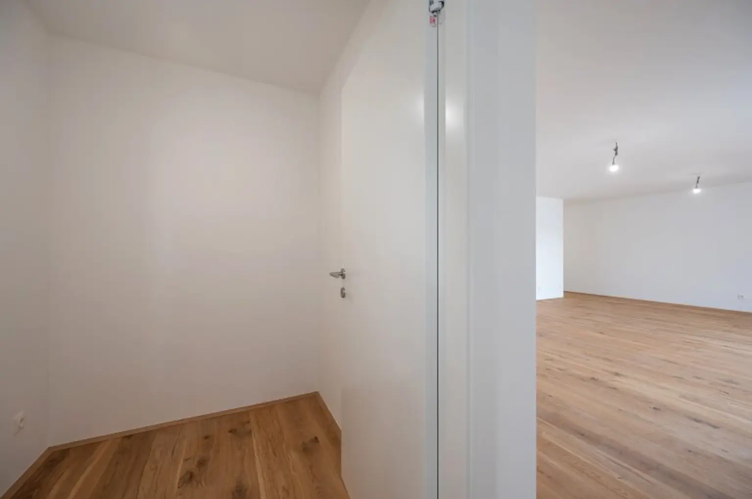 ++FonteFlats++ Fantastischer 4-Zimmer Dachgeschoss-ERSTBEZUG mit tollem Balkon