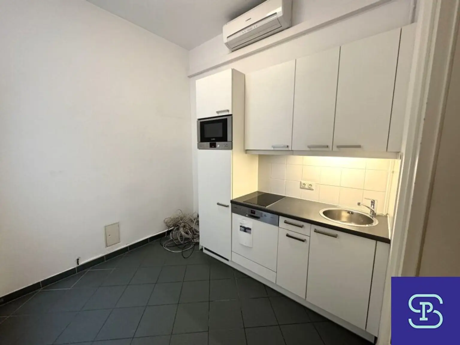 Neutorgasse: Klimatisiertes 193m² Stilaltbau-Büro mit 5 Zimmern und Lift - 1010 Wien