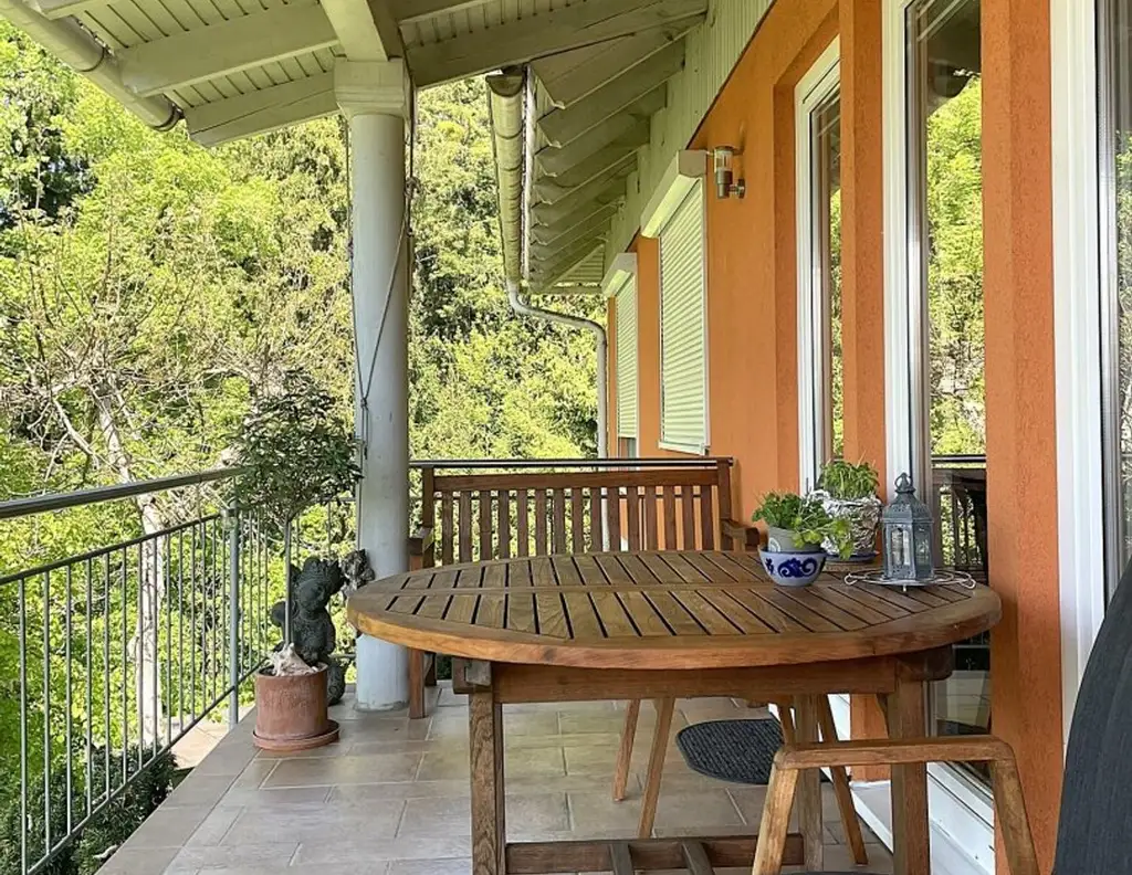 Traumhafter Bungalow mit Einliegerwohnung - hier vereint sich Platz & Komfort!