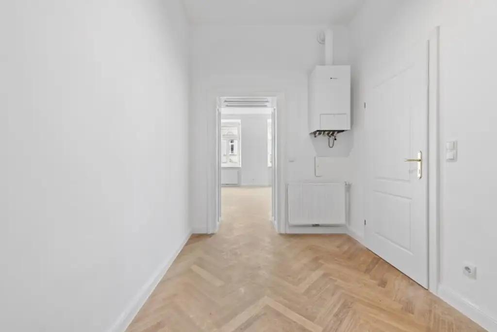 U4 PILGRAMGASSE: stilvoll sanierte Garconniere im schön sanierten Altbau mit separater Küche Nähe Naschmarkt