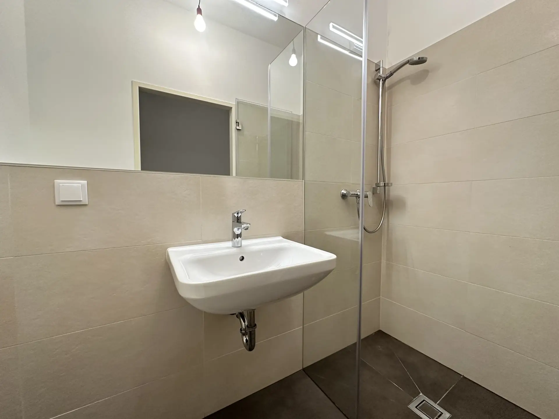 20250325_151746086_iOS