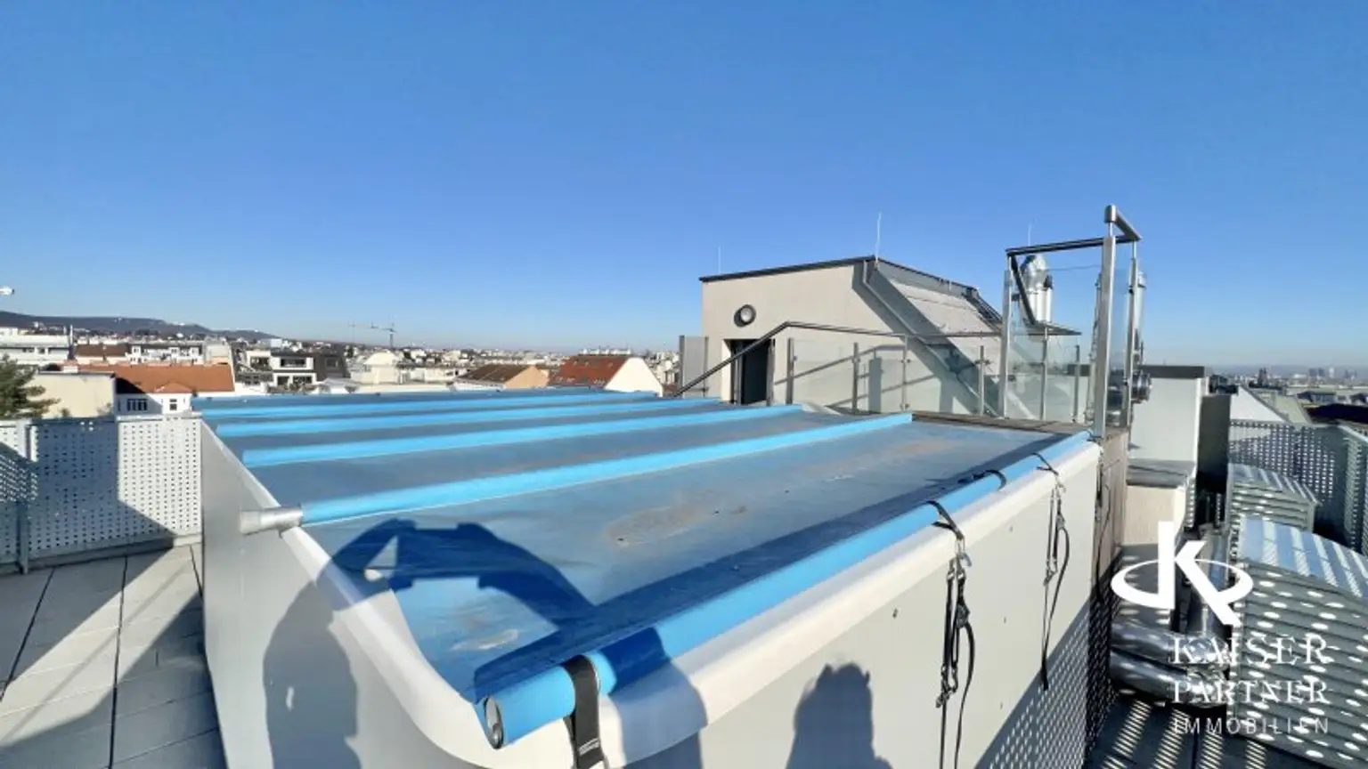 Dachterrasse mit Pool