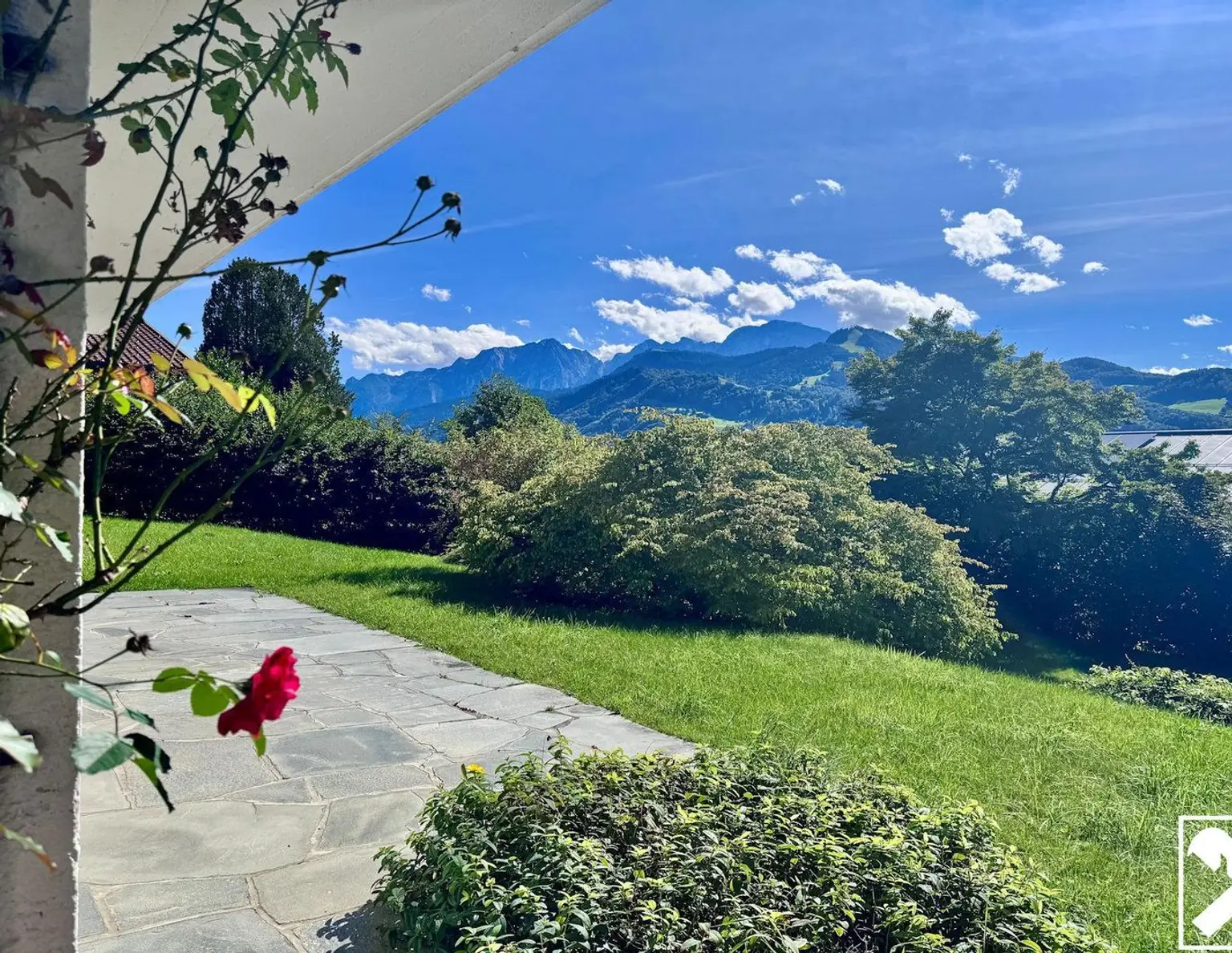 Rarität am Adneter Riedl: Wohnen mit Weitblick