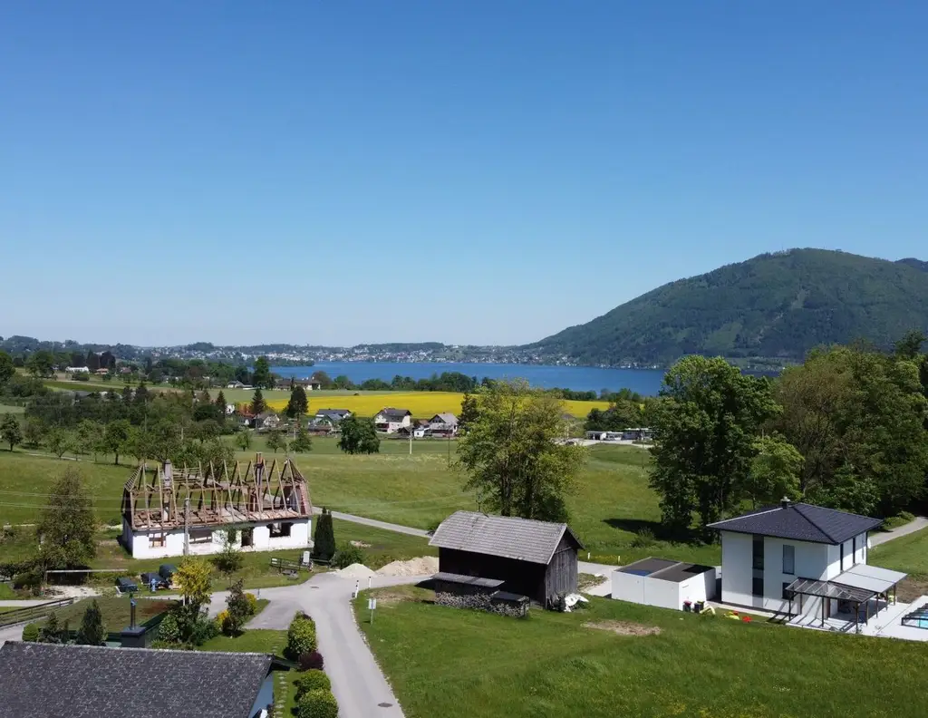 Prestige-Grundstück mit Traunsee-Panorama und Studie für eine Luxusvilla