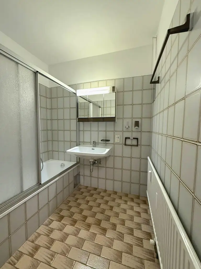 Lagejuwel in der Mariannengasse - Innenhoflage -
Garagenplatz