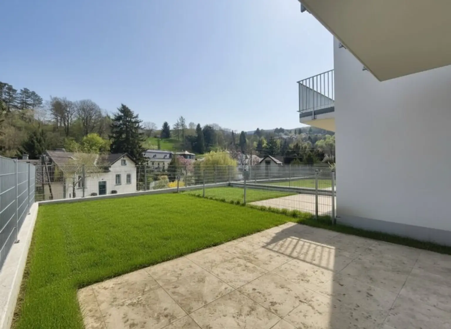 LEBENSQUALITÄT MIT AUSSICHT - EXKLUSIVES TOWNHAUS AUF EIGENGRUND IN WEIDLING – NATURNAHES WOHNEN MIT STIL
