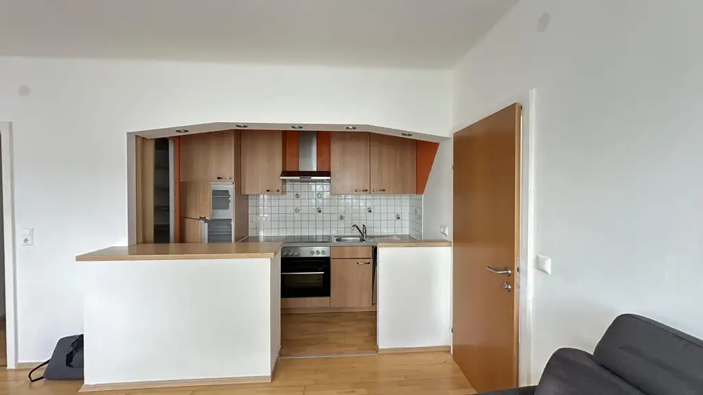 Eigentum in Graz-Eggenberg: 2-Zimmer Wohnung mit Küche & Innenhof-Parkplatz