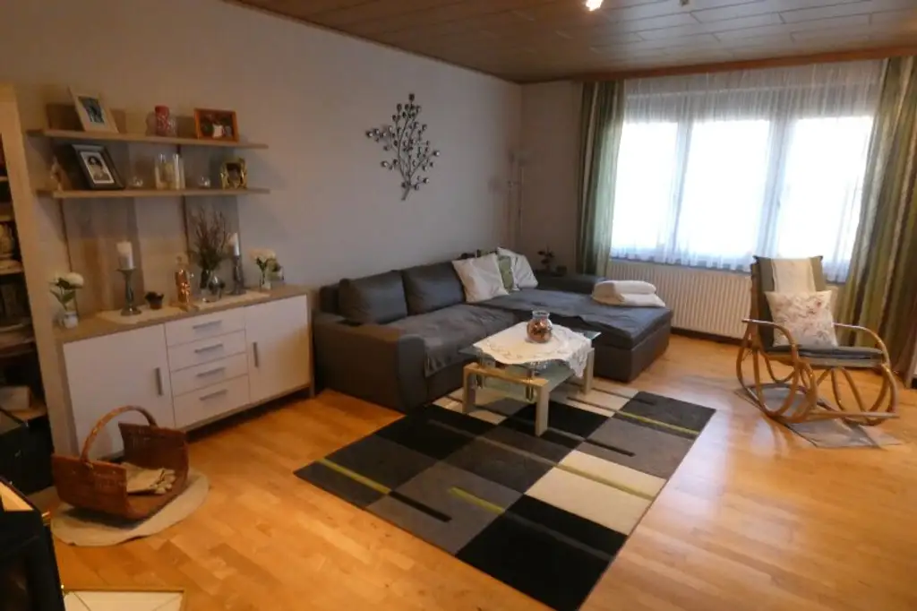 TOP GEPFLEGTES WOHNHAUS MIT GARTEN NATURNAH