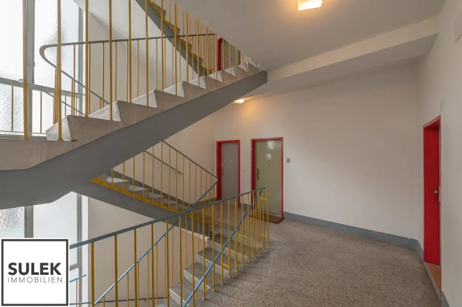 schöne 2 Zimmer Wohnung in bester Innenstadtlage - ab Oktober beziehbar! (Erstbezug nach Sanierung)