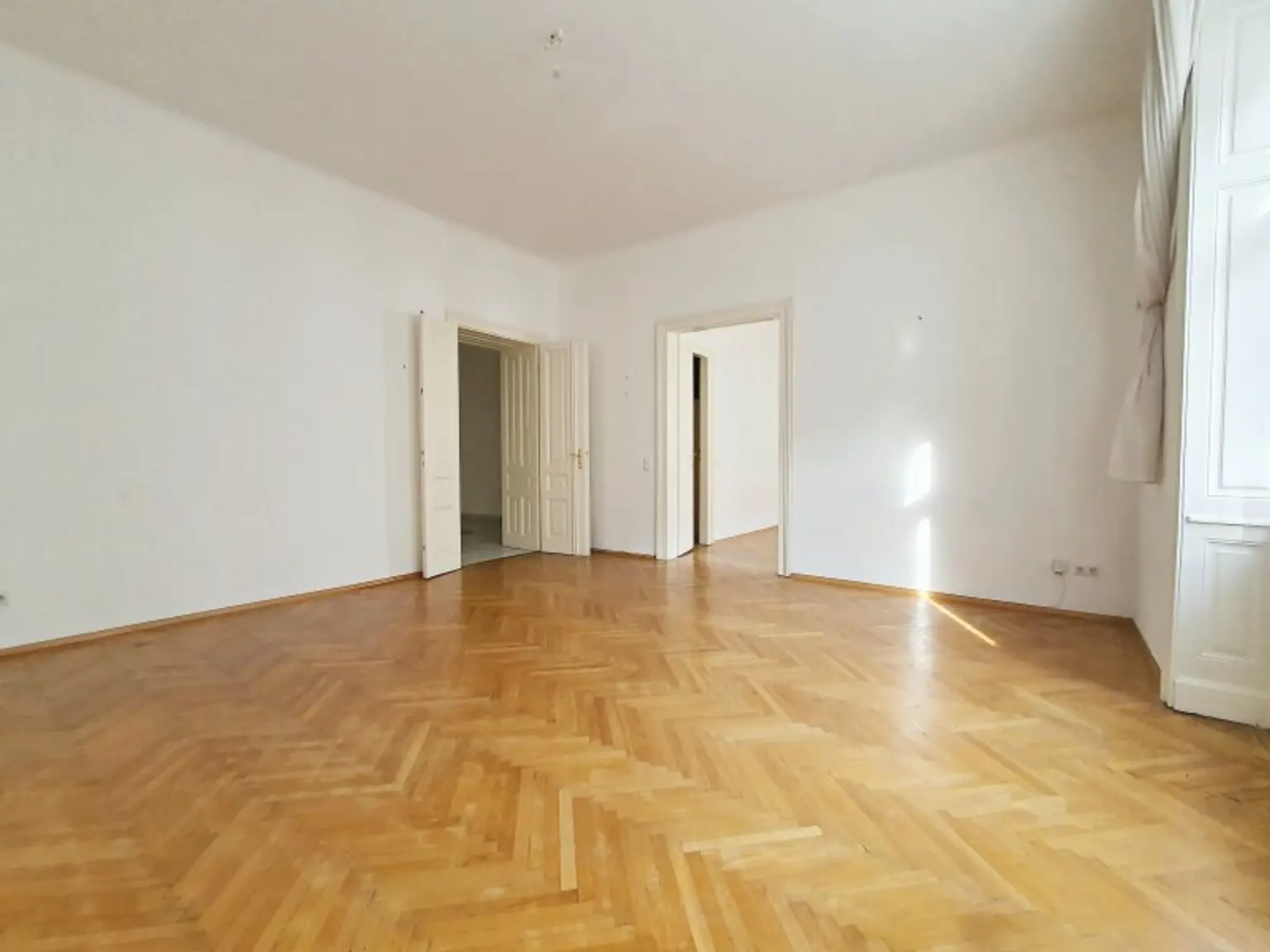 ++RARITÄT** ALTBAU-WOHNUNG mit Stil in Begehrter Lage! ++ Nähe Galleria, Arenbergpark, U-Bahn