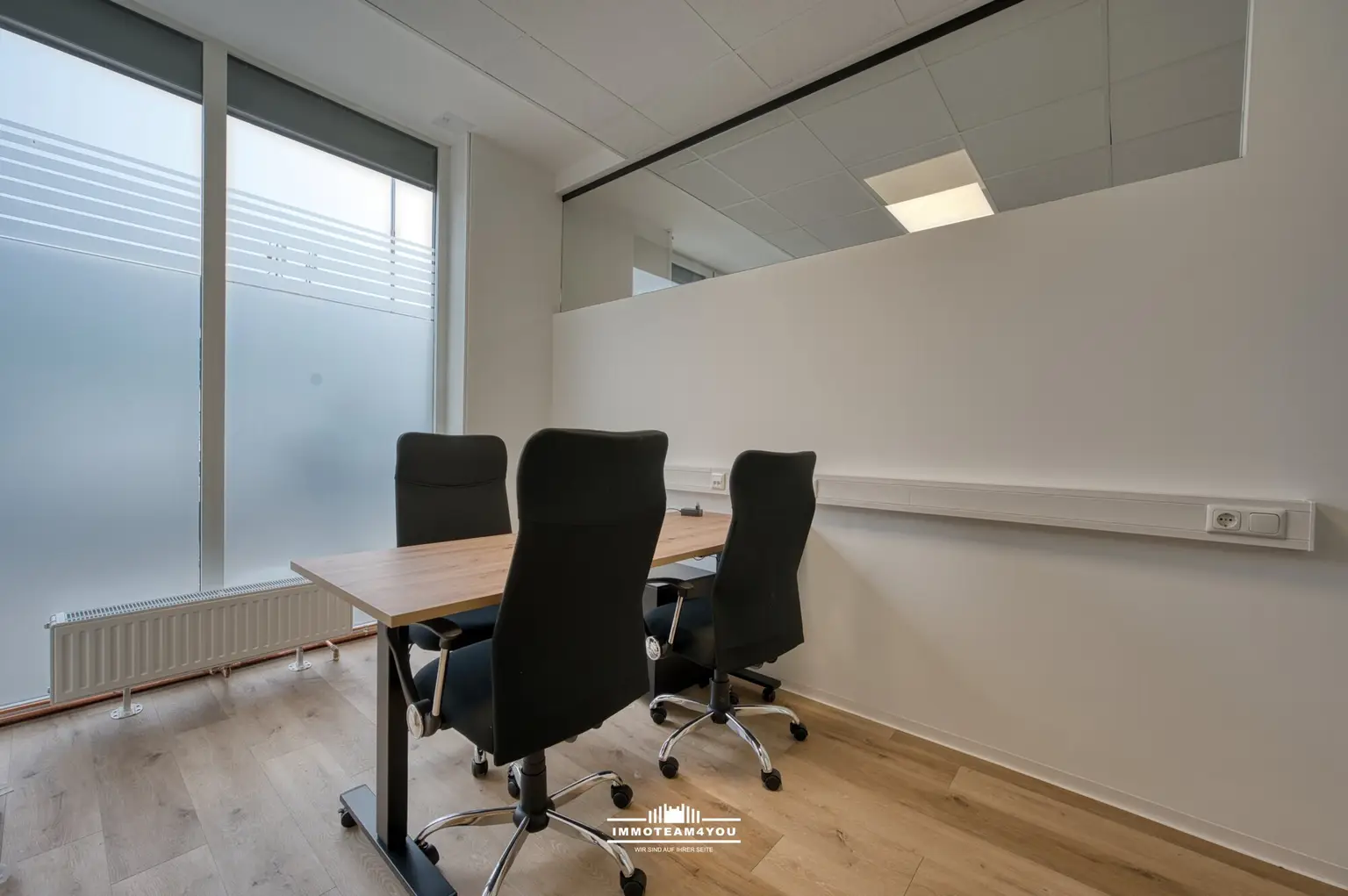 ein weiteres Einzelbüro