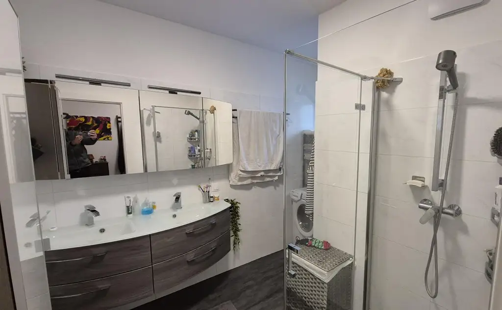 HELLE, FAMILIENTAUGLICHE WOHNUNG AM RIEDERBERG