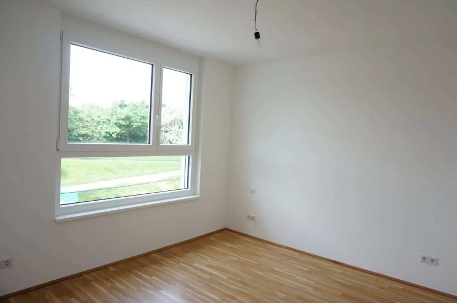 UNO - U1 Am Kaisermühlendamm  - Neubau mit großem Balkon und Garage - Mietbeginn ab 15. November 2025 | New 1BR apartment with Garage - start of lease 15/11/2025