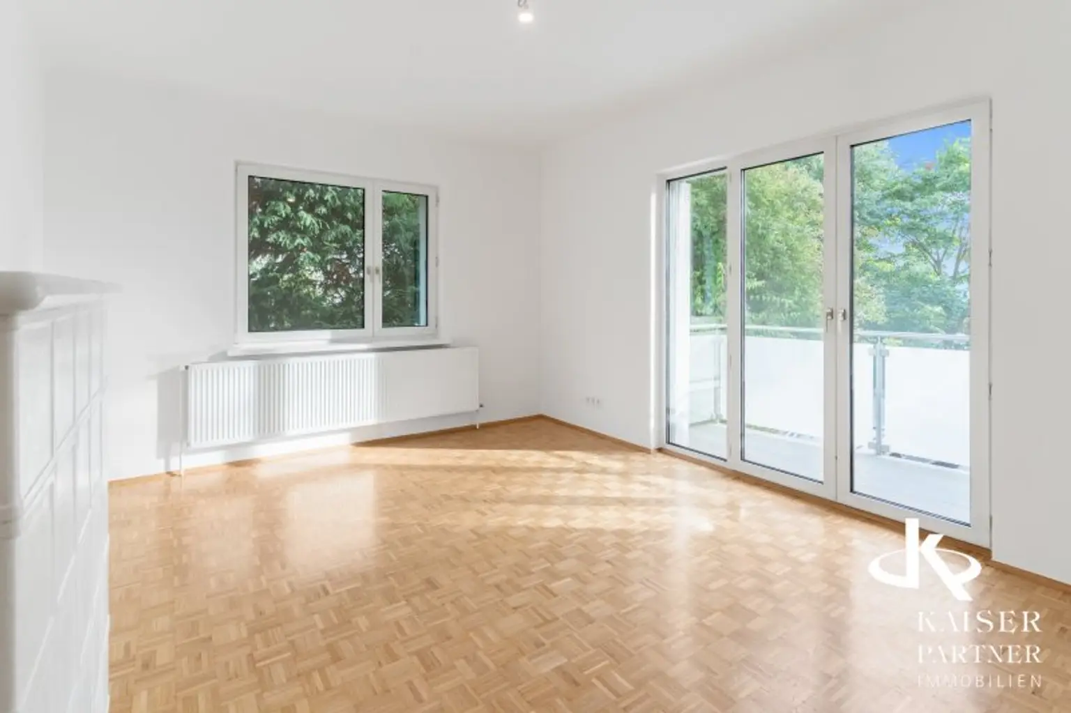 Neurenovierte 6-Zimmer-Wohnung mit  Terrasse in den Garten, Balkonen und Grünblick!