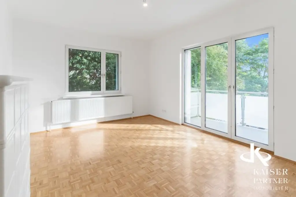 Neurenovierte 6-Zimmer-Wohnung mit  Terrasse in den Garten, Balkonen und Grünblick!