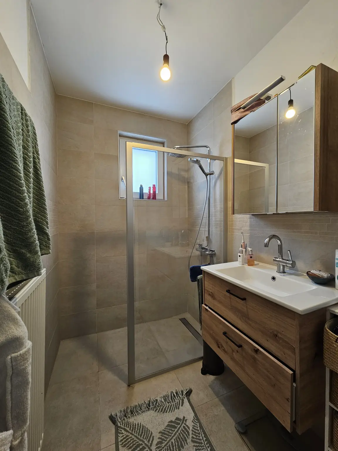 Modernisiertes Einfamilienhaus mit 1.057m² Grundstück, Luftwärmepumpe & PV-Anlage in ruhiger Ortsrandlage von Wopfing